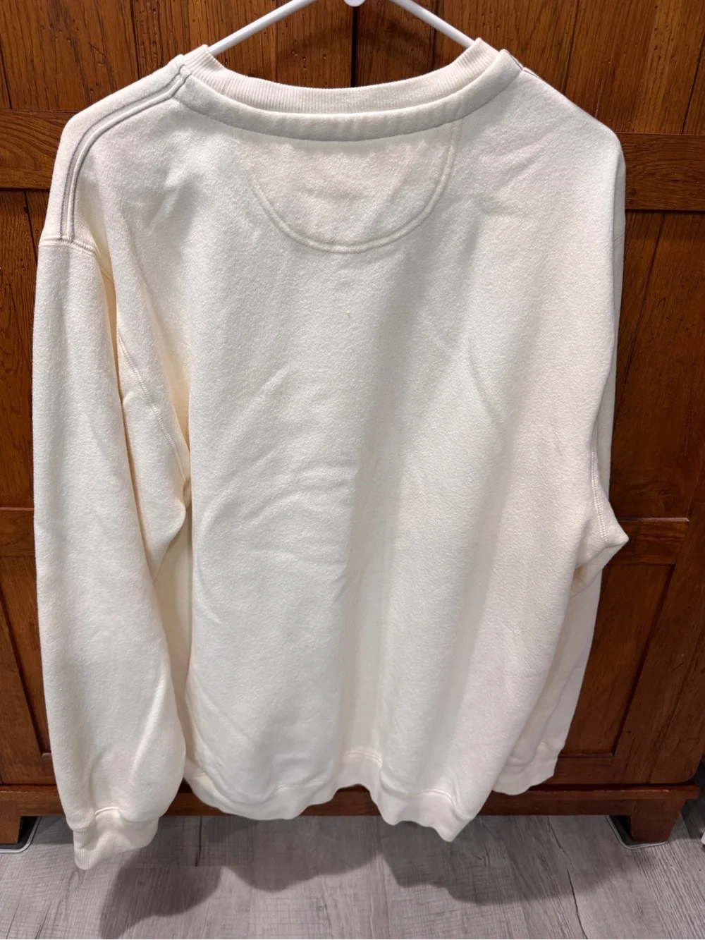 Izod Men's Off-White Crewneck Sweater
